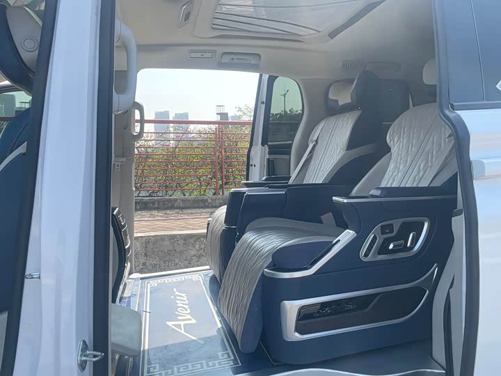 Фото 9 - Buick GL8 ES