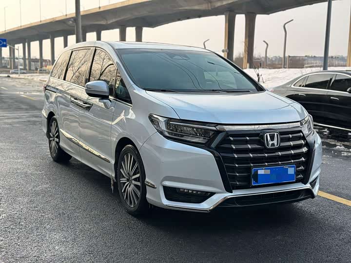 Фото 2 - Honda Elysion