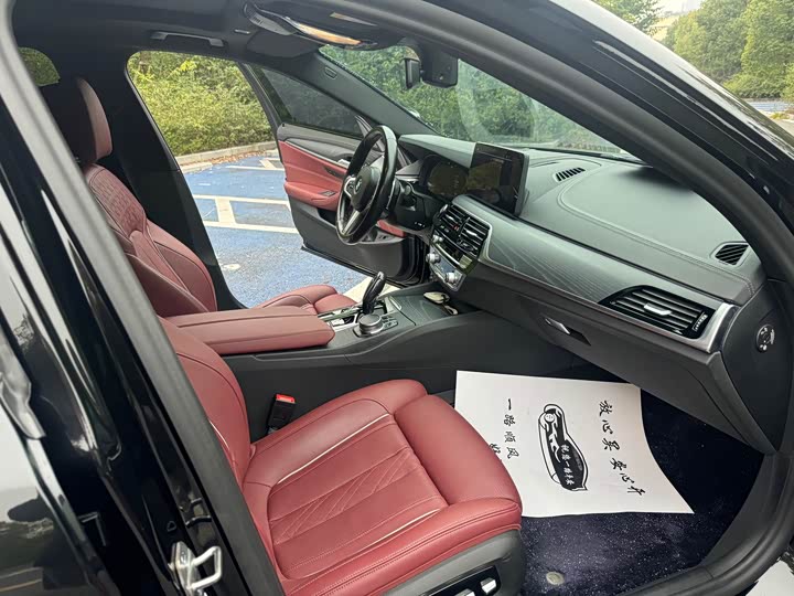 Фото 9 - BMW 5 Series