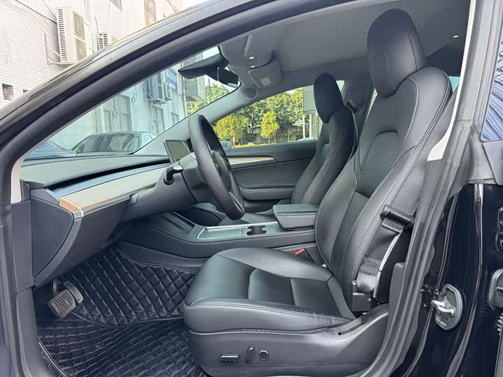 Фото 5 - Tesla Model 3