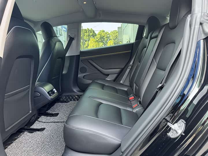 Фото 6 - Tesla Model 3