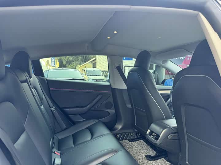 Фото 9 - Tesla Model 3