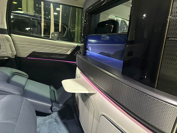 Фото 5 - Buick GL8 Century