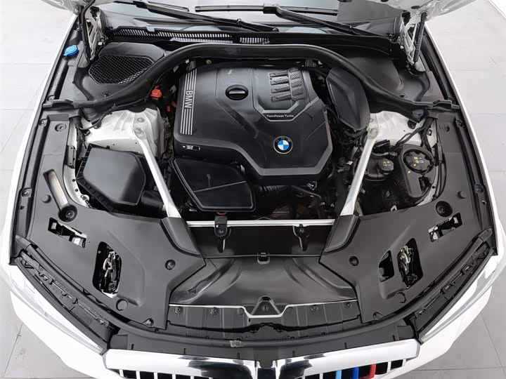 Photo 6 - BMW 5 Series