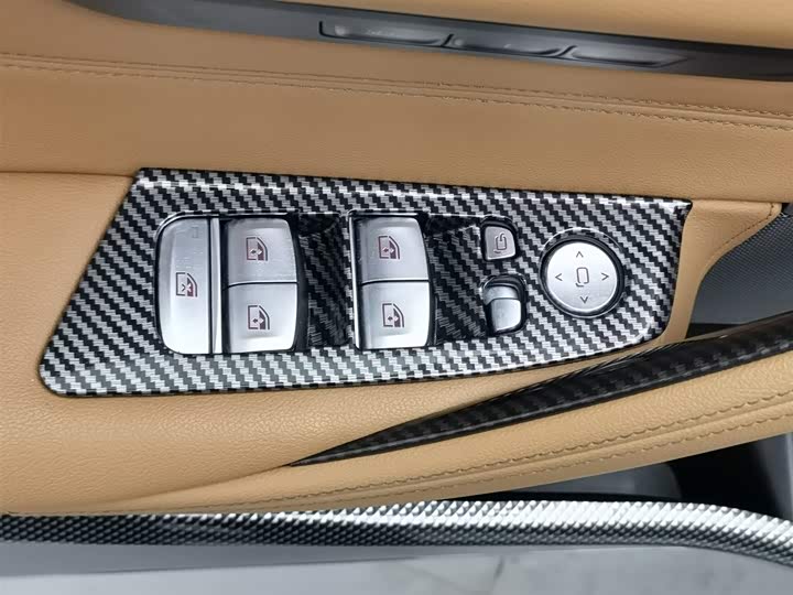 Photo 9 - BMW 5 Series