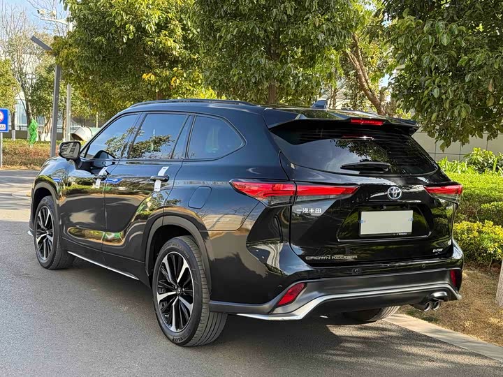 Фото 4 - Toyota Crown Kluger