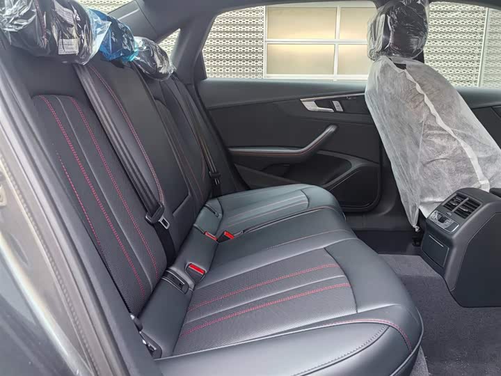 Фото 7 - Audi A4L