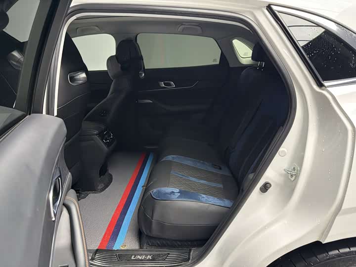 Фото 9 - Changan UNI-V