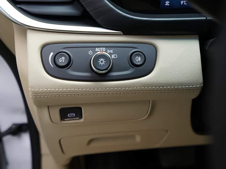 Фото 7 - Buick GL8 ES