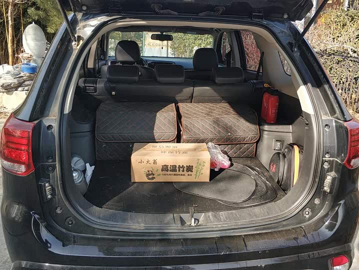 Фото 4 - Mitsubishi Outlander