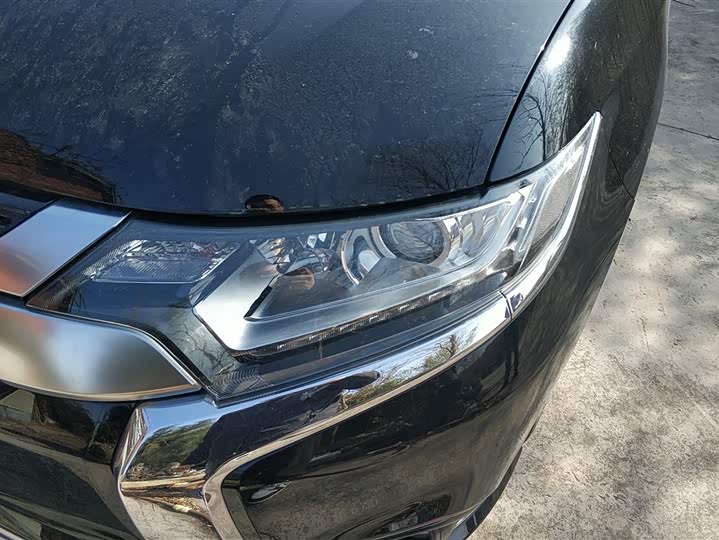 Фото 5 - Mitsubishi Outlander