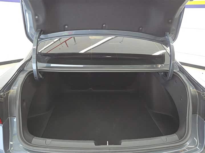 Photo 4 - Geely Preface