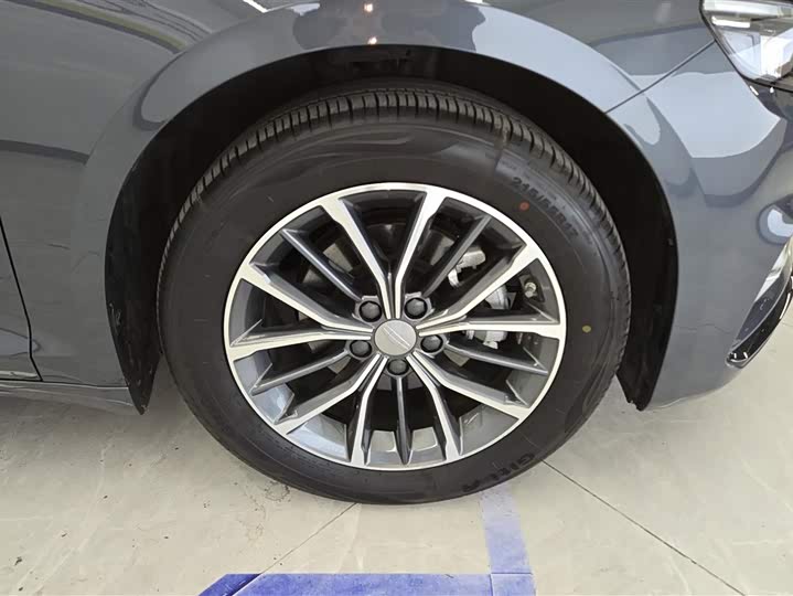 Photo 6 - Geely Preface