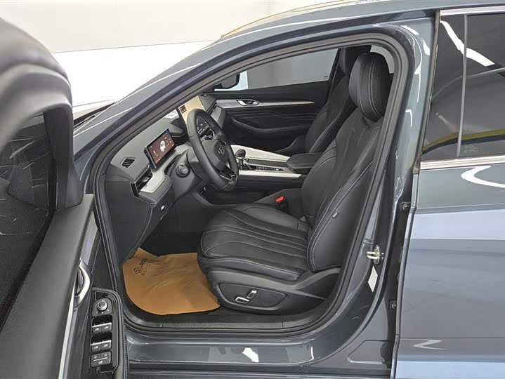 Photo 9 - Geely Preface