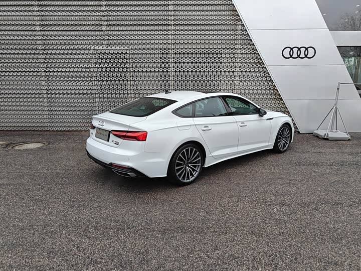 Фото 4 - Audi A5
