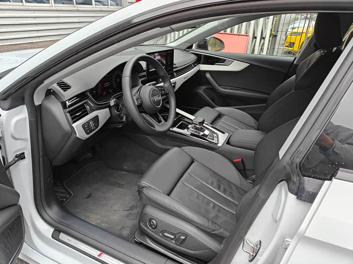 Фото 6 - Audi A5