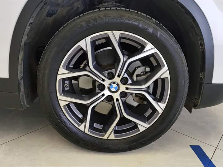 Фото 6 - BMW X1