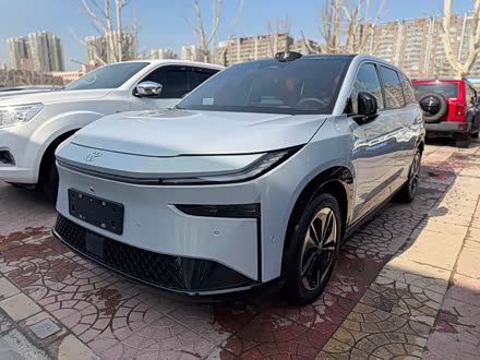 Фото 1 - Toyota bZ3X