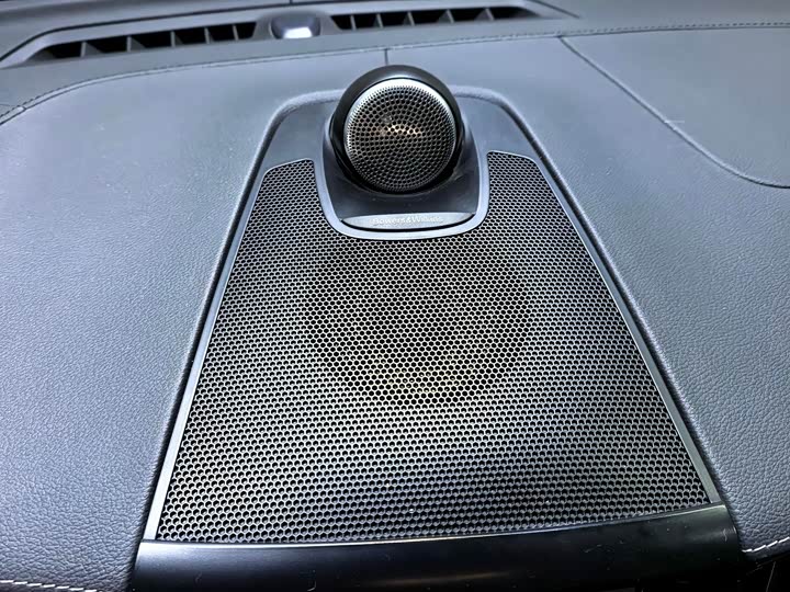 Фото 8 - Volvo XC60