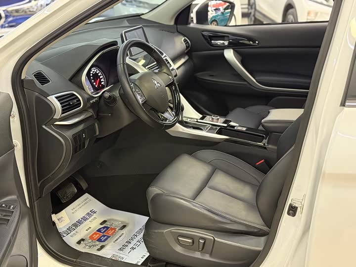 Фото 4 - Mitsubishi Eclipse Cross