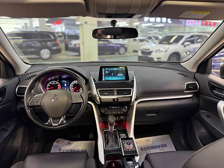 Фото 5 - Mitsubishi Eclipse Cross