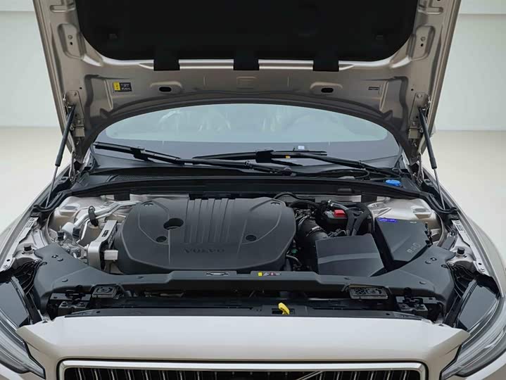 Фото 7 - Volvo S60