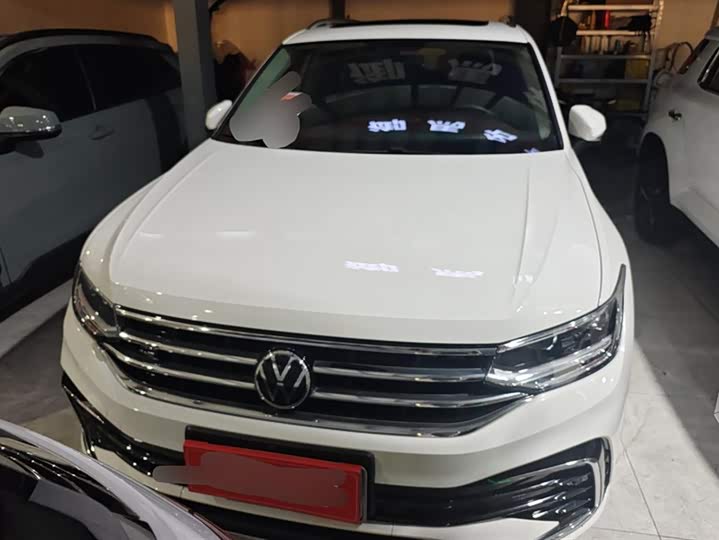 Фото 2 - Volkswagen Tiguan L Pro