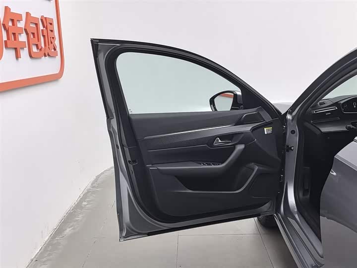 Фото 8 - Peugeot 508