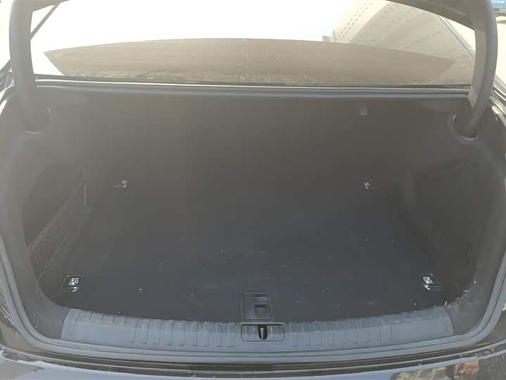 Фото 4 - Audi A6L