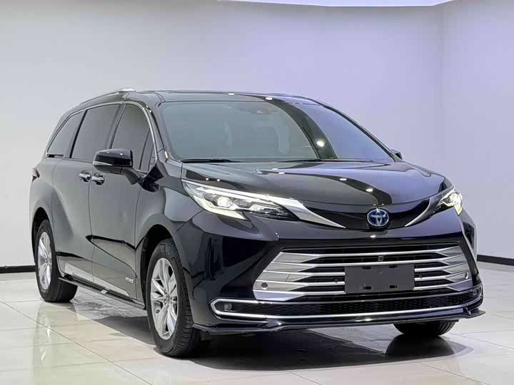 Фото 2 - Toyota Sienna