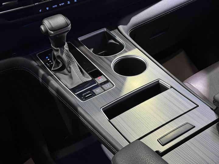 Фото 9 - Toyota Sienna