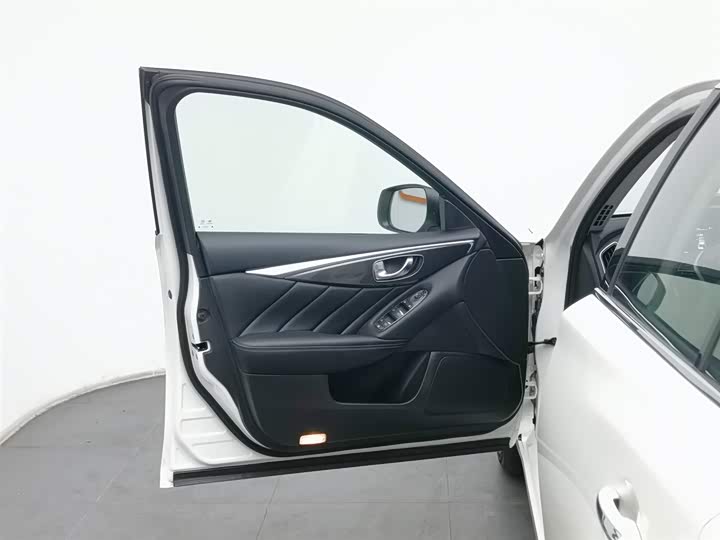 Фото 8 - Infiniti Q50L