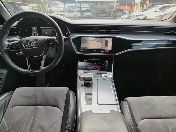 Фото 9 - Audi A6L