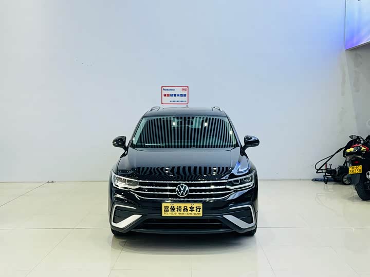 Фото 2 - Volkswagen Tiguan L Pro