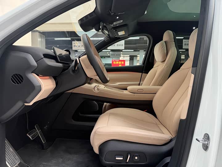 Фото 9 - Nio EC7