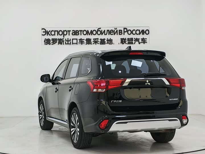 Фото 5 - Mitsubishi Outlander