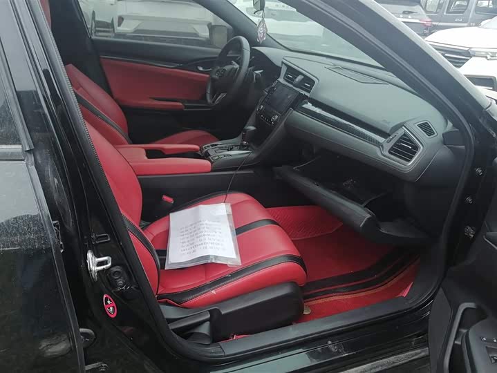 Фото 8 - Honda Civic