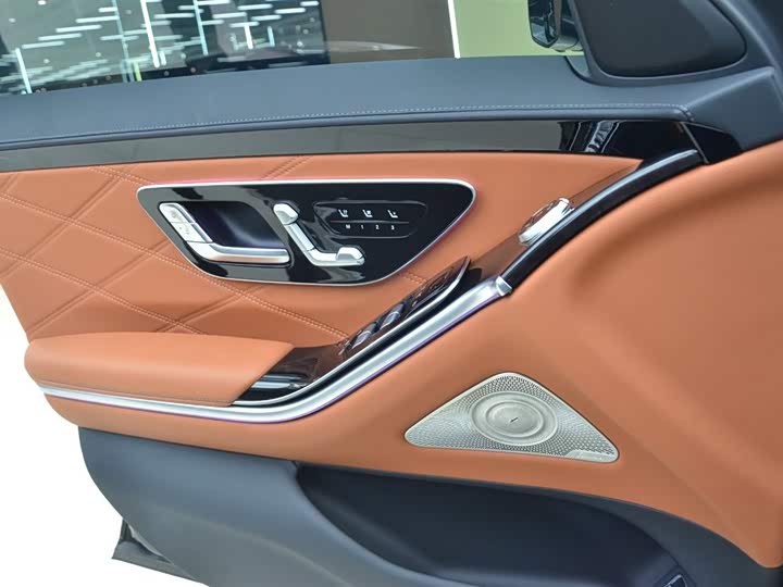 Фото 6 - Mercedes-Benz Maybach S-Class