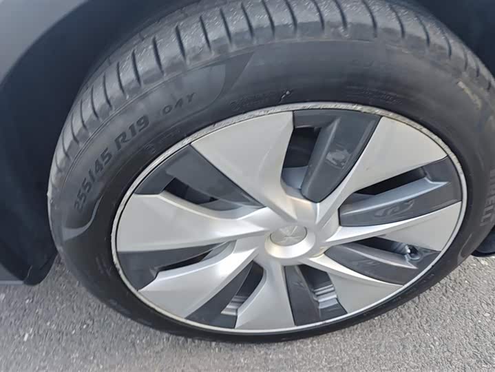 Фото 6 - Tesla Model Y