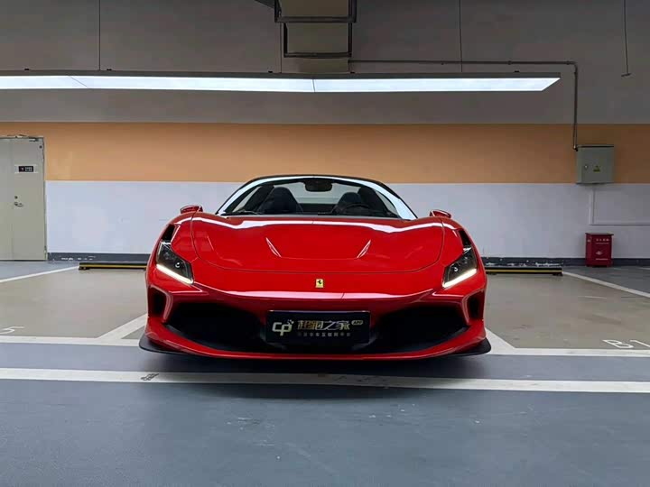 Фото 2 - Ferrari F8