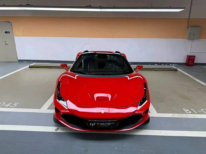 Фото 3 - Ferrari F8