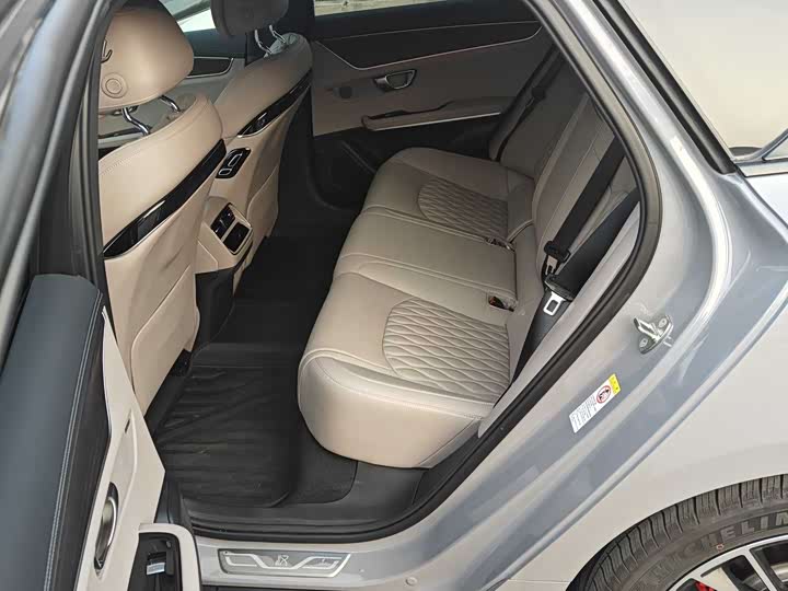 Фото 6 - BYD Han