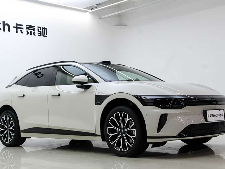 Фото 3 - Zeekr 007 GT