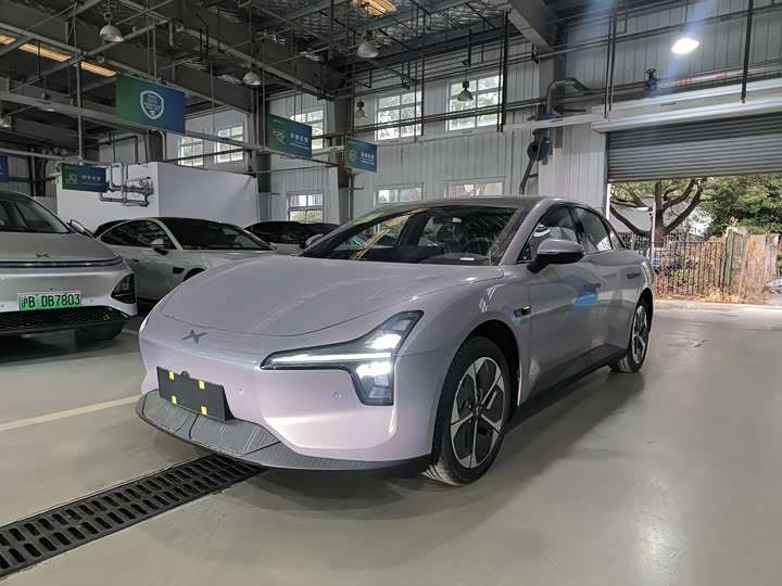 Фото 1 - XPeng Mona M03