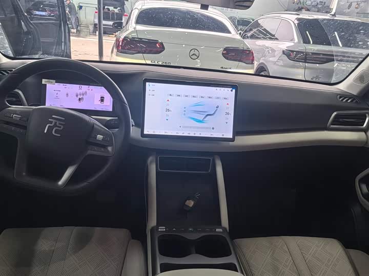 Фото 4 - BYD Yuan Up