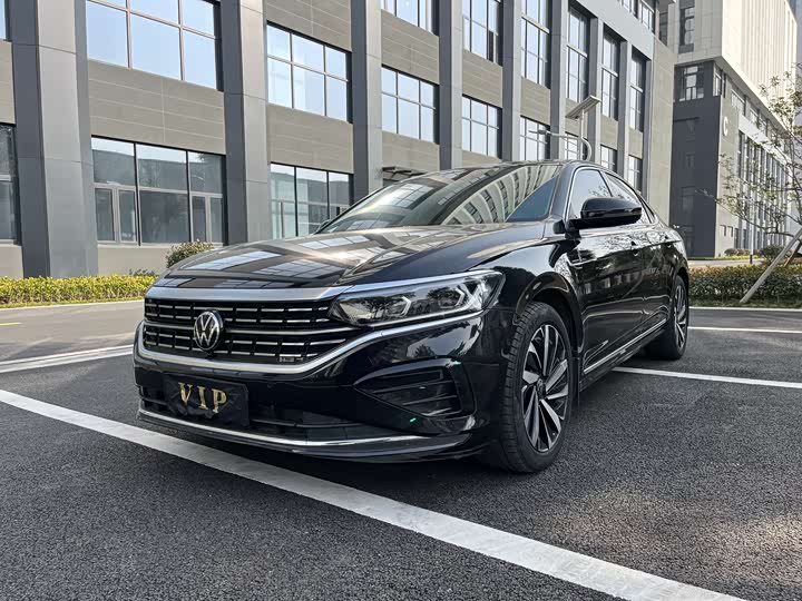 Фото 1 - Volkswagen Passat