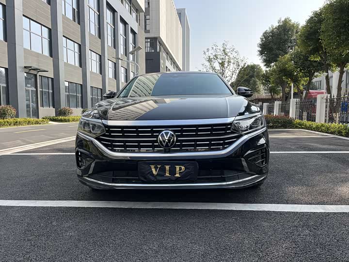 Фото 2 - Volkswagen Passat