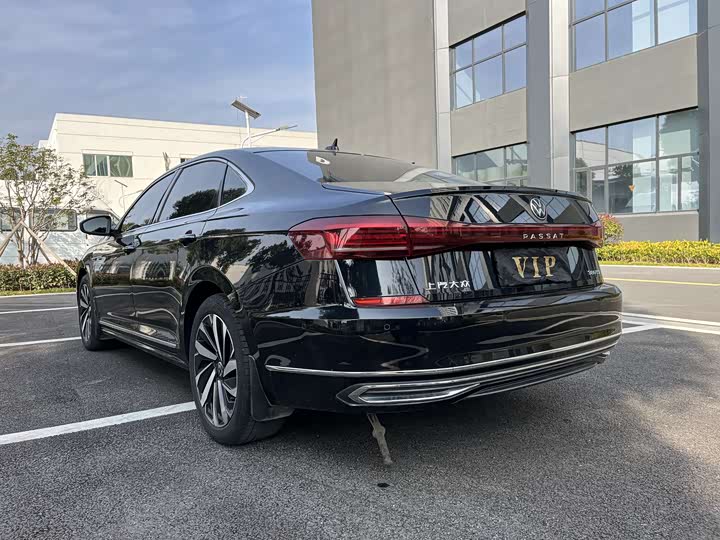 Фото 4 - Volkswagen Passat
