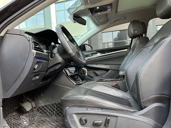 Фото 7 - Volkswagen Passat