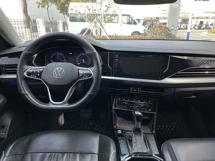 Фото 8 - Volkswagen Passat